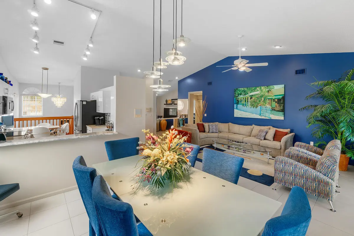 Living/Dining at 9829 Seacrest Circle 202, Boynton Beach