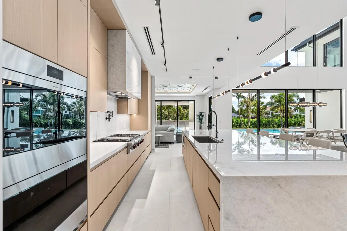 KITCHEN_TO_FAMILY_ROOM_RT at 17344 Northway Circle, Boca Raton