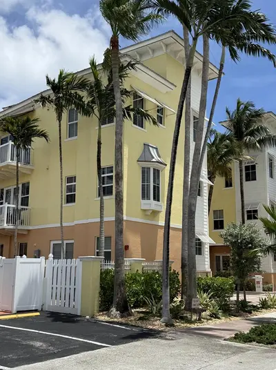 4332 Seagrape Drive 4, Lauderdale-By-The-Sea – Townhouse for rent