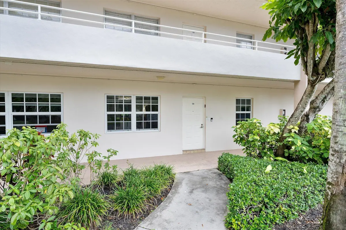 01-3900 Oaks Clubhouse Drive_001 at 3900 Oaks Clubhouse Drive 110, Pompano Beach