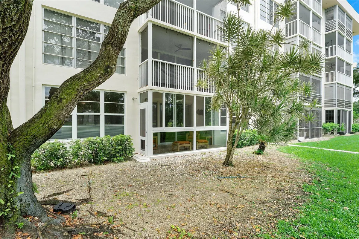 36-3900 Oaks Clubhouse Drive_036 at 3900 Oaks Clubhouse Drive 110, Pompano Beach