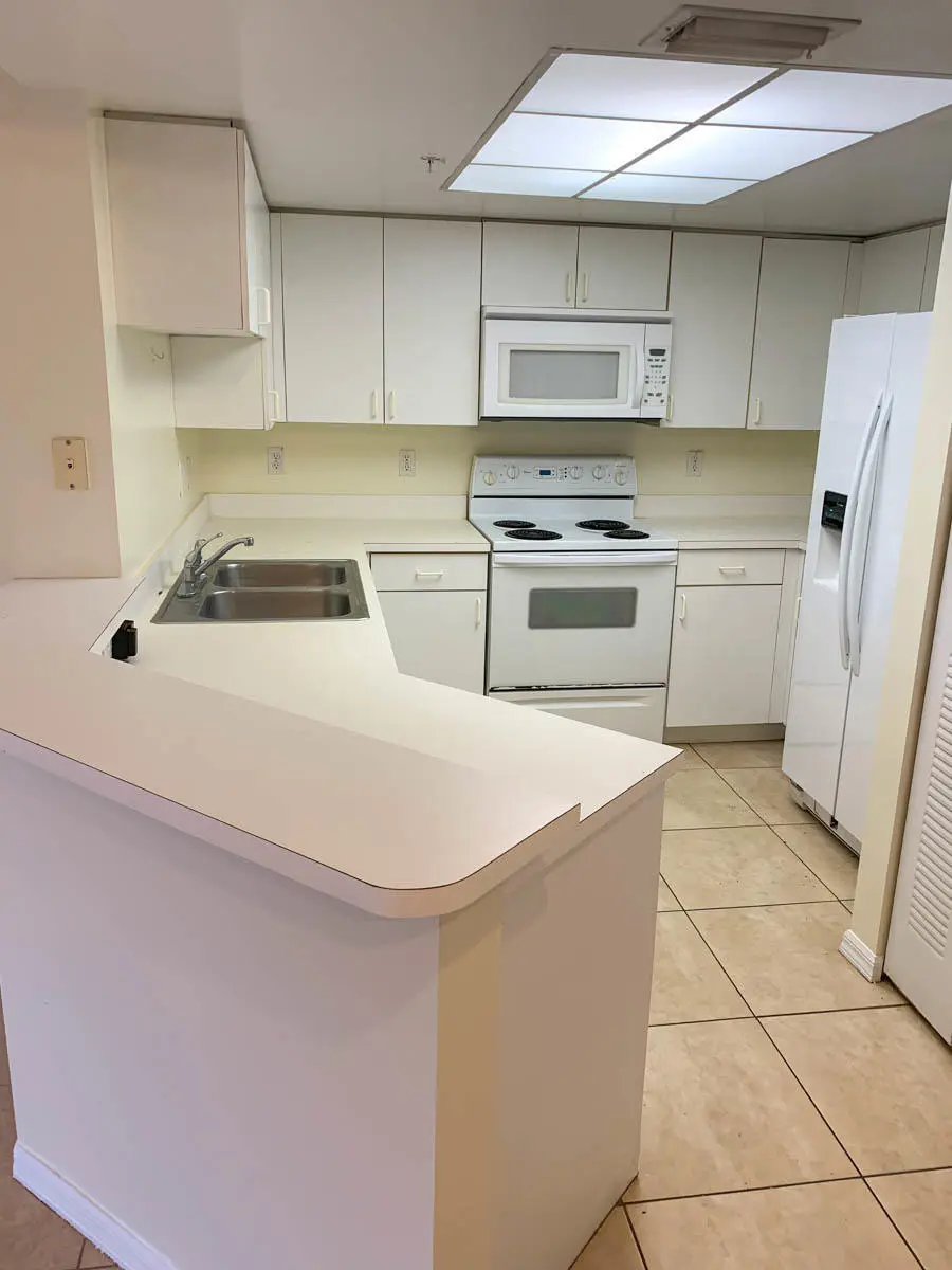 LARGE OPEN KITCHEN! at 500 N Crestwood Ct Court 502, Royal Palm Beach