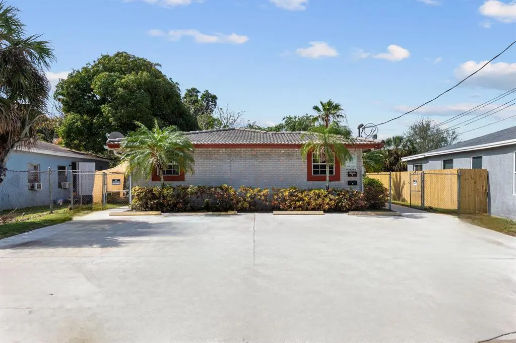 617 NW 15th Avenue, Pompano Beach, FL – photo 1
