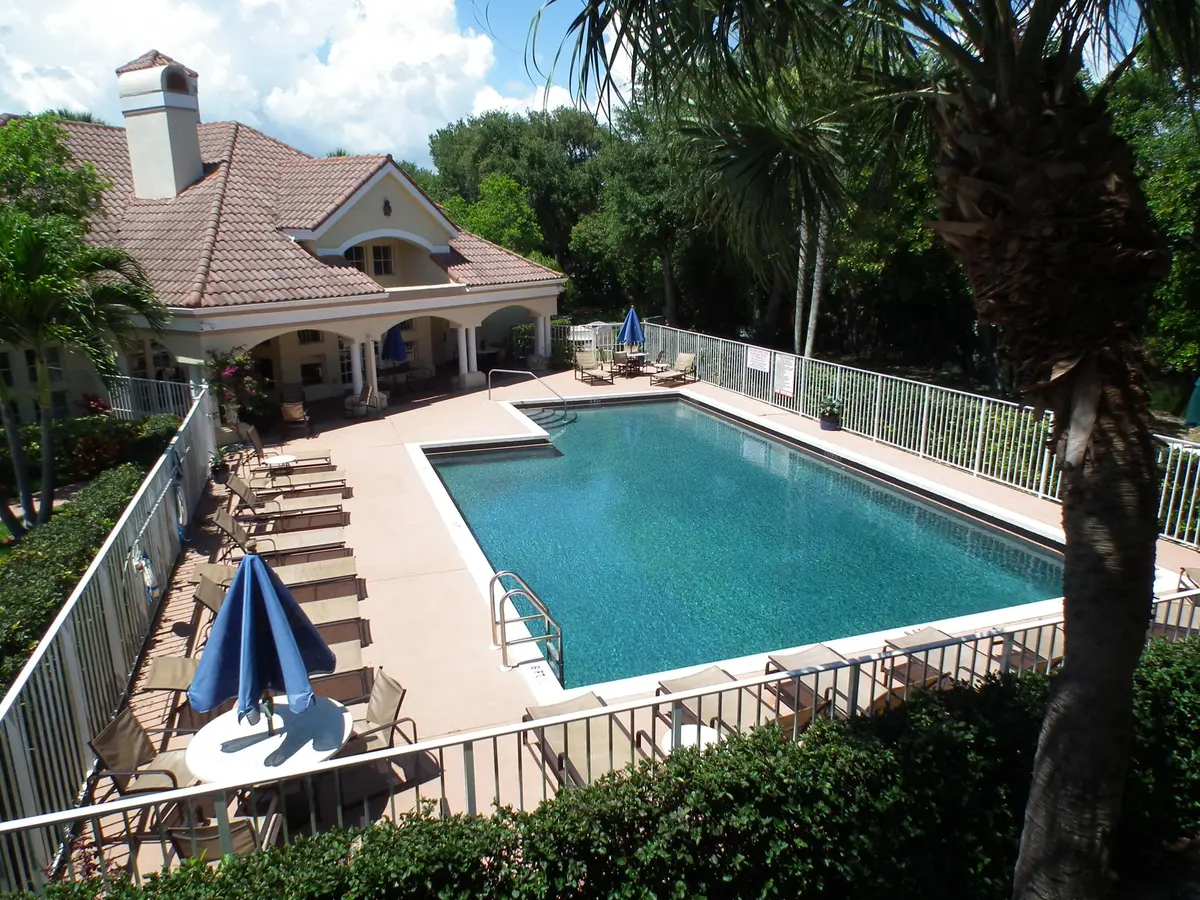 POOL at 815 W Boynton Beach Boulevard 10-103, Boynton Beach