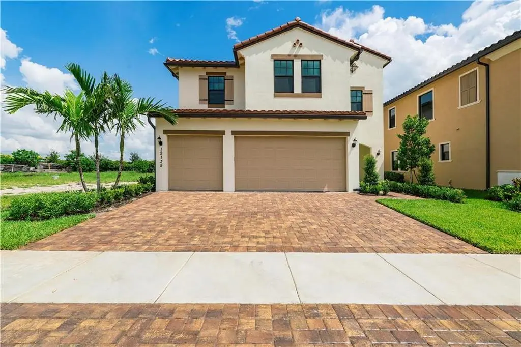 12135 Baypoint E at 12135 E Baypoint Circle, Parkland