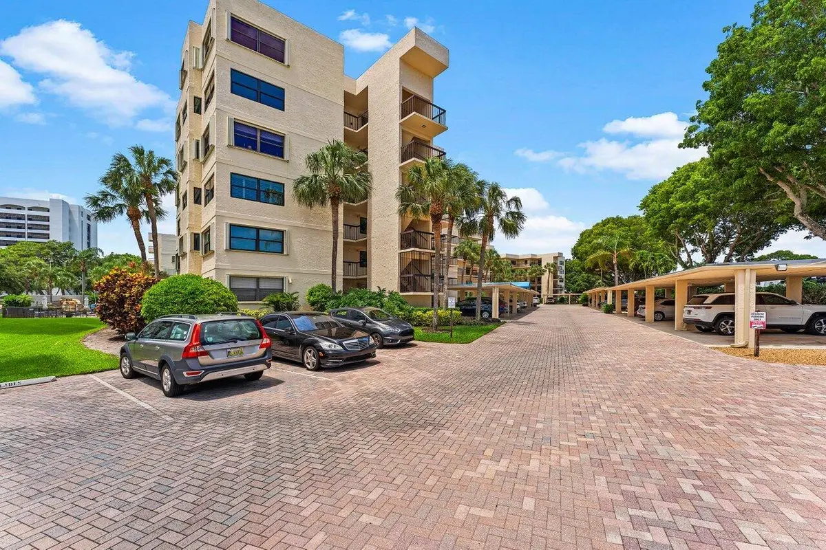 372Golfview Road Unit 101 at 372 Golfview Road 101, North Palm Beach