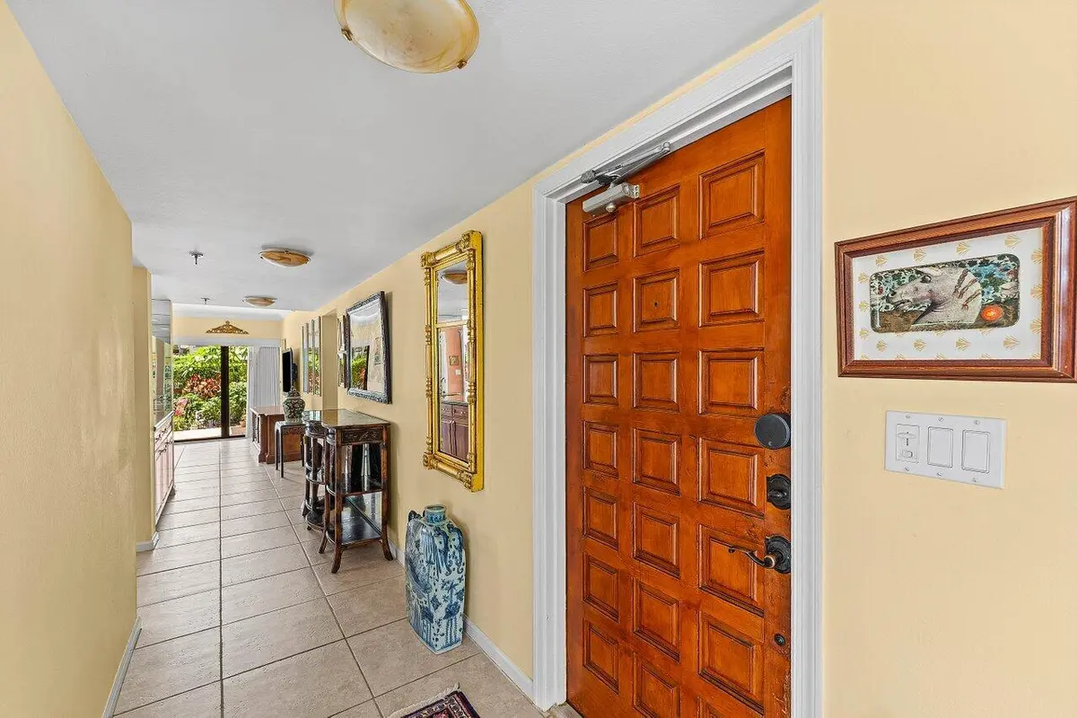 Foyer at 372 Golfview Road 101, North Palm Beach