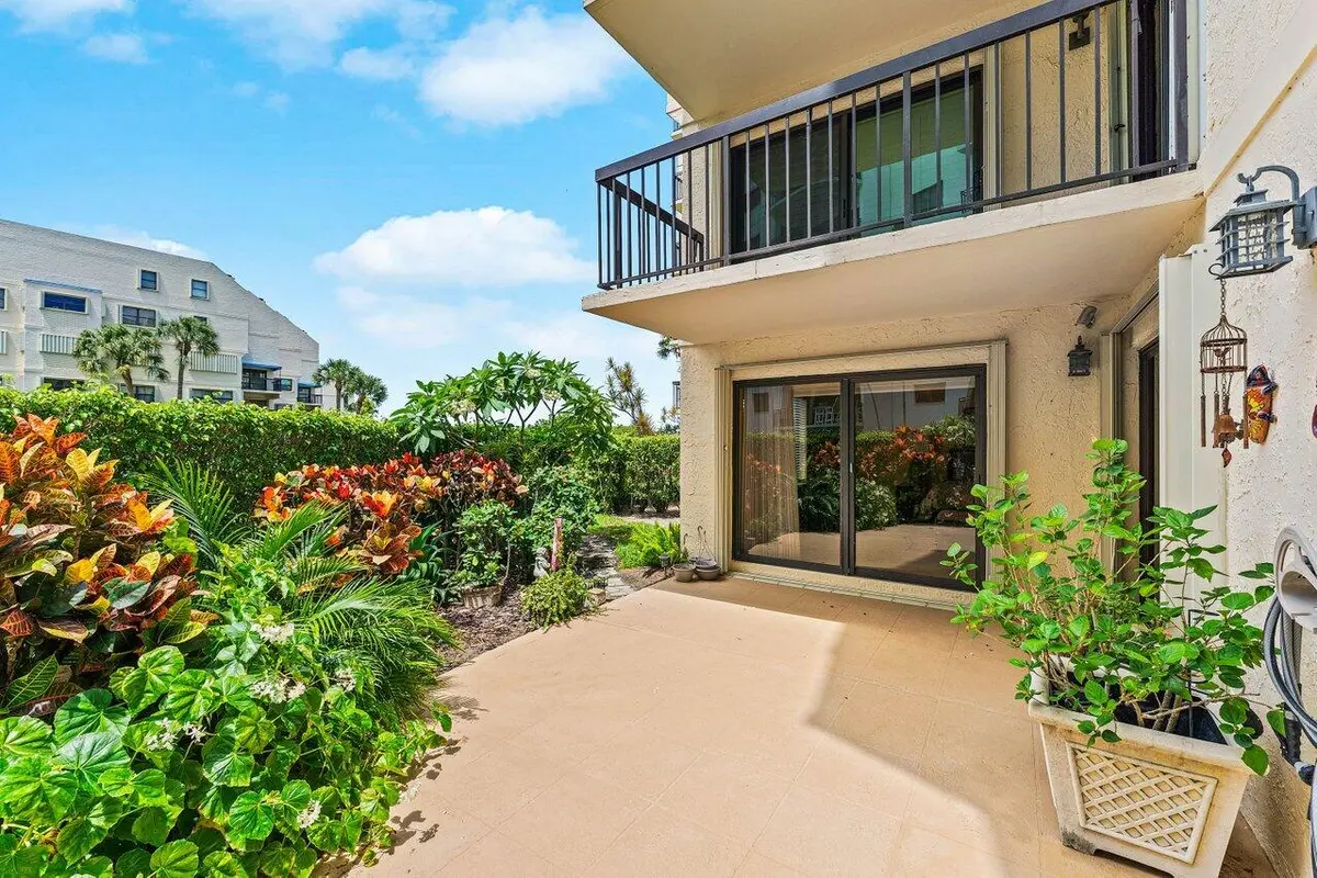 Patio at 372 Golfview Road 101, North Palm Beach