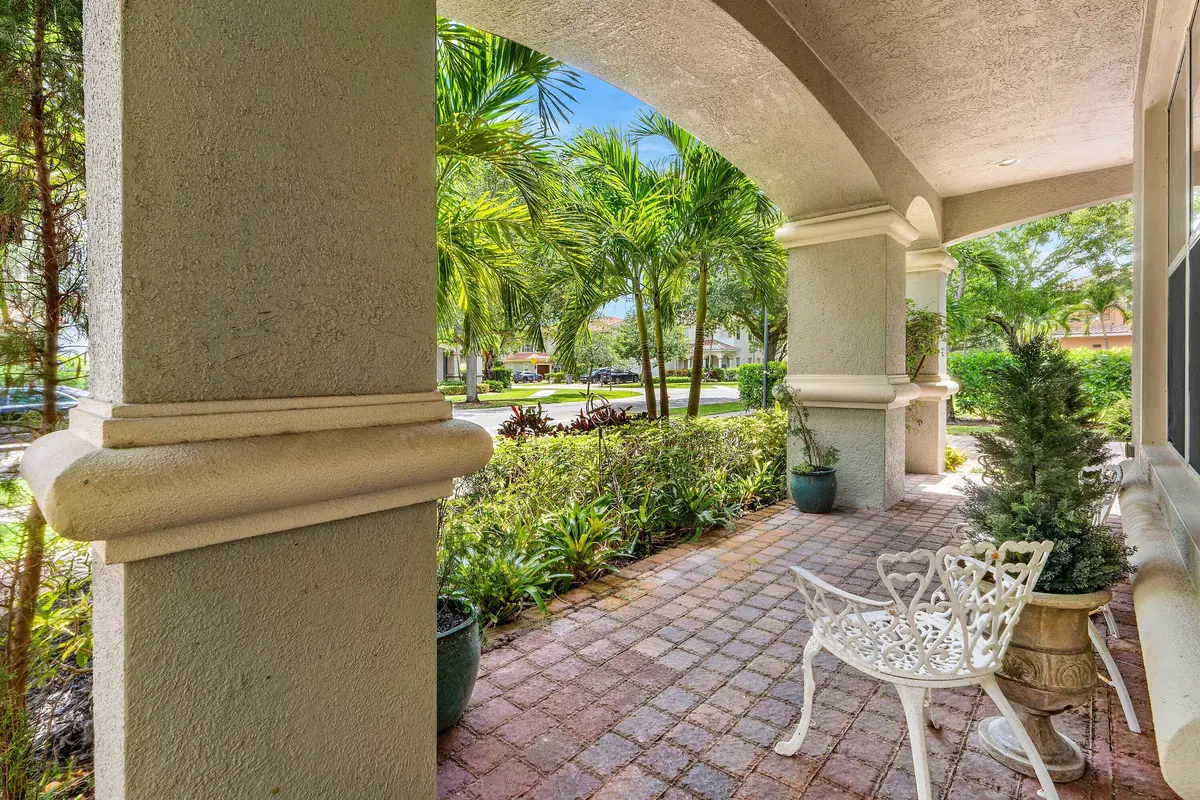 005-599CrestaCircle-WestPalmBeach-FL-334 at 599 Cresta Circle, West Palm Beach