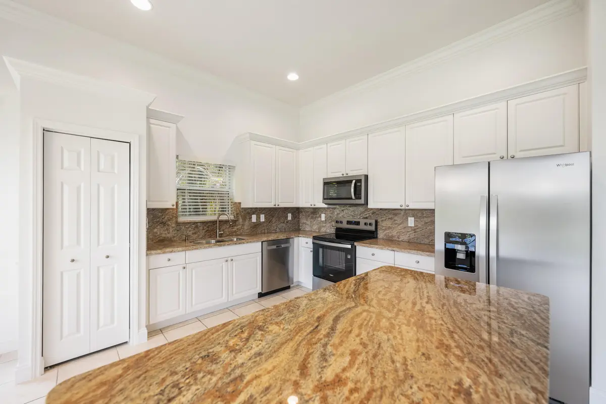 Kitchen at 13850 Vía Vittoria, Delray Beach
