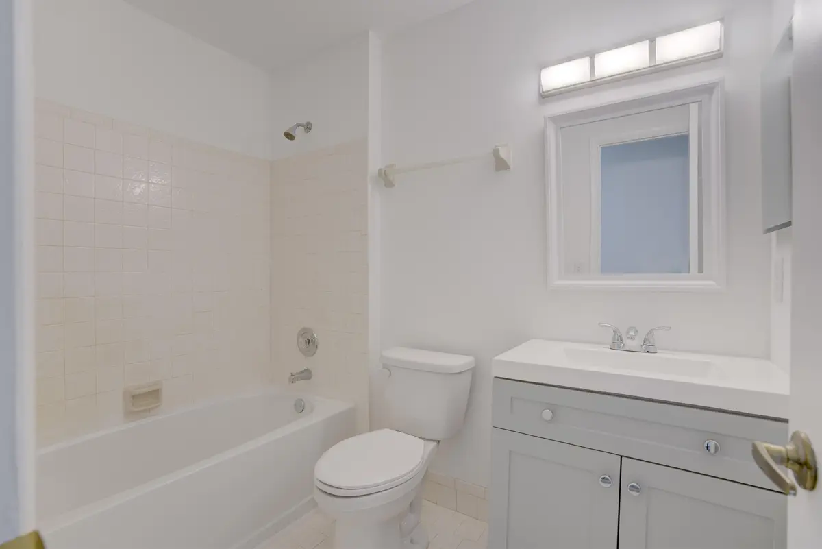Guest Bathroom at 4698 Arthur Street, Palm Beach Gardens