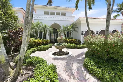 122 Playa Rienta Way, Palm Beach Gardens – sold