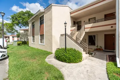 9819 NW 3rd Court 3, Plantation – Condominium for sale