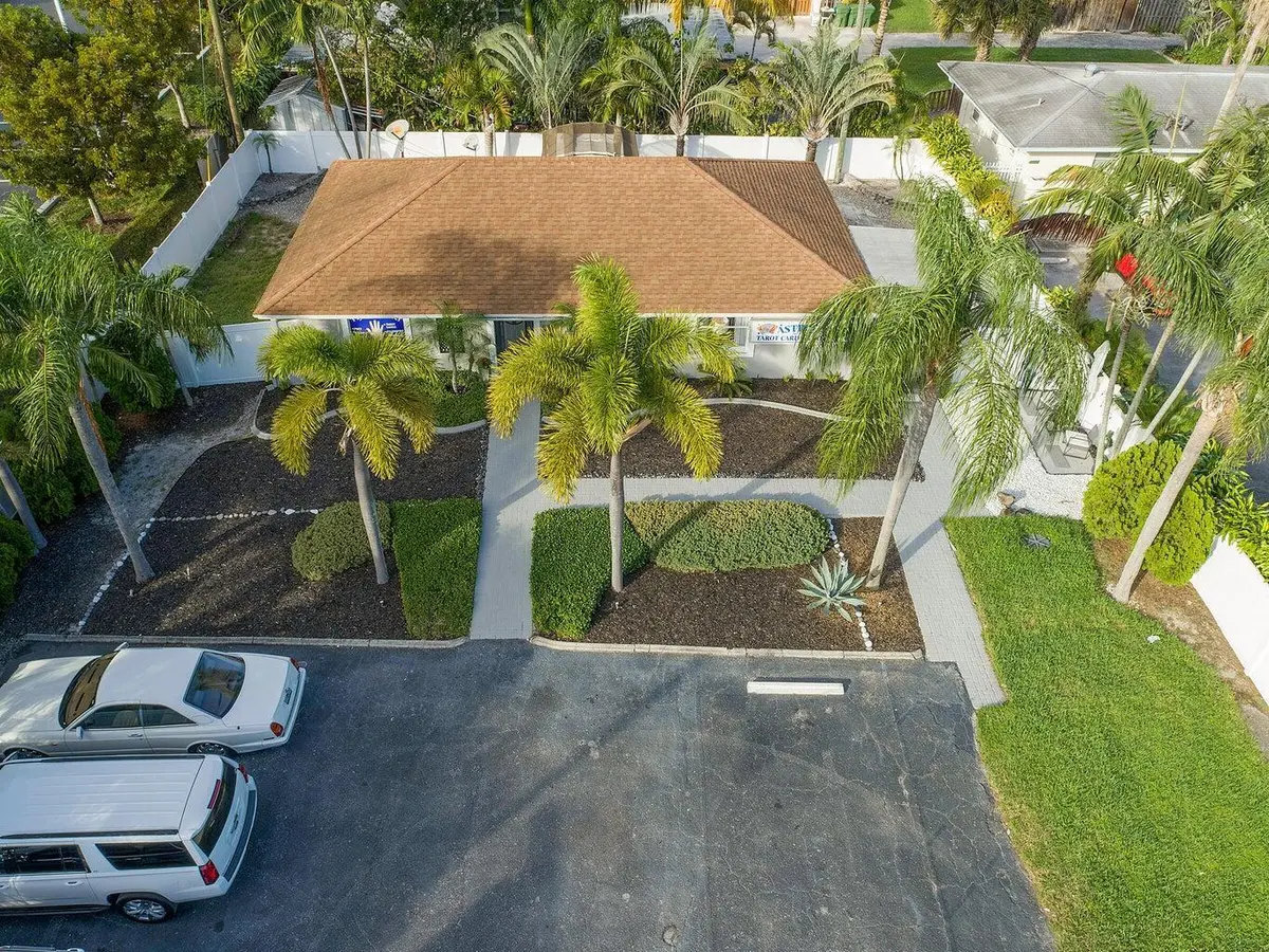 overview at 2935 Lake Worth Road, Palm Springs