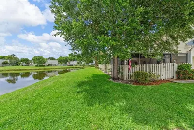 1608 Shaker Circle, Wellington – Townhouse for rent