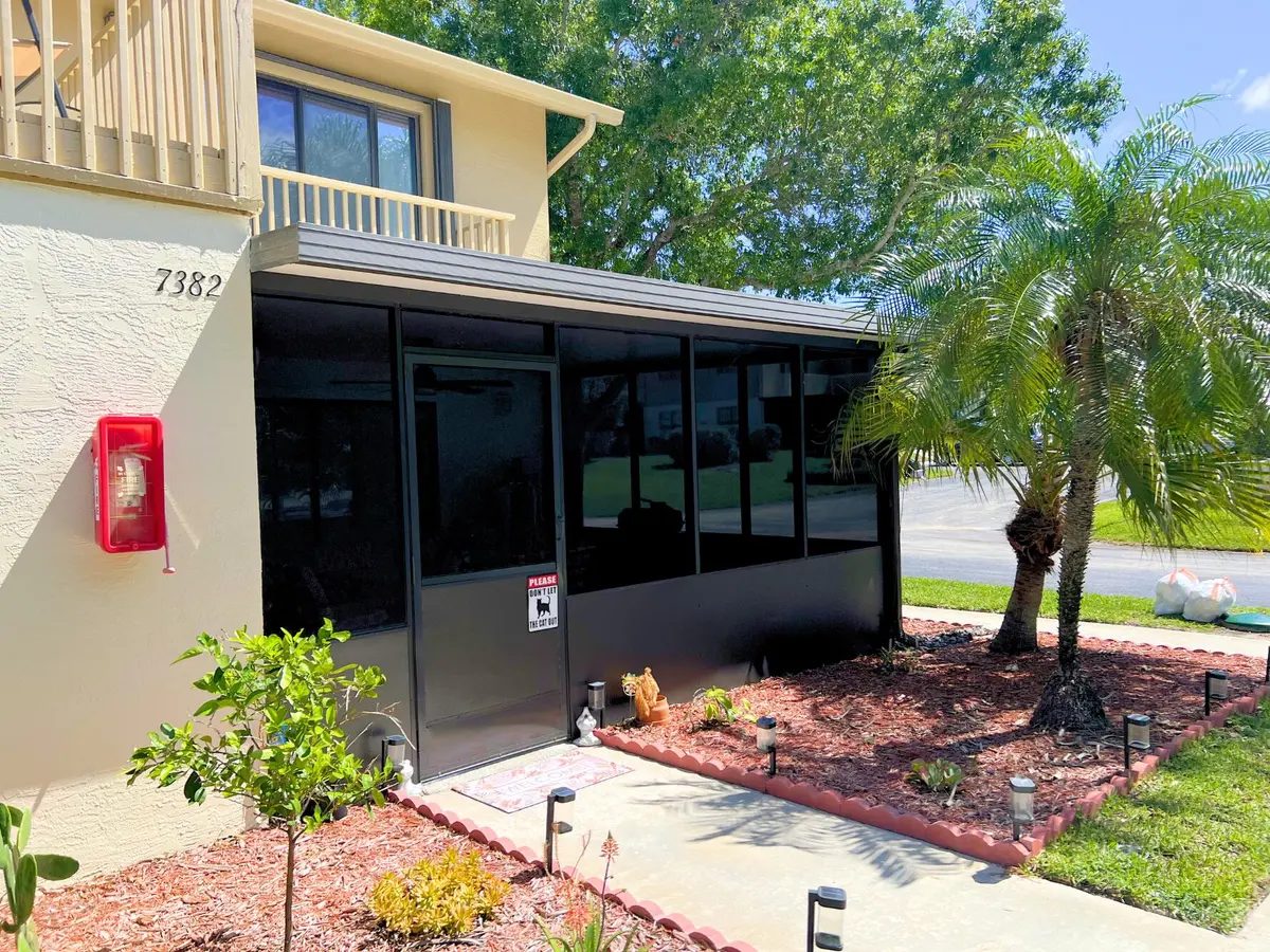 Entry at 7382 SE Jamestown Terrace, Hobe Sound