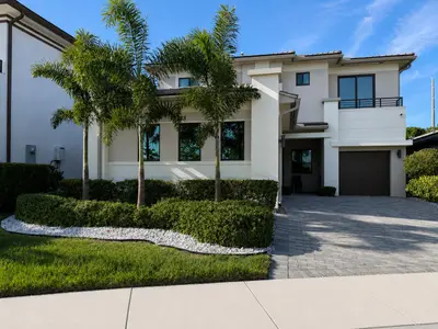 10555 Waves Way, Parkland – Single Family Residence for sale
