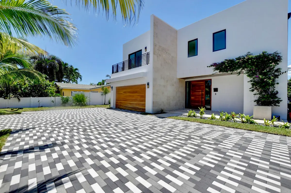 18_ebf_6305and4more at 855 NW 4th Avenue, Boca Raton