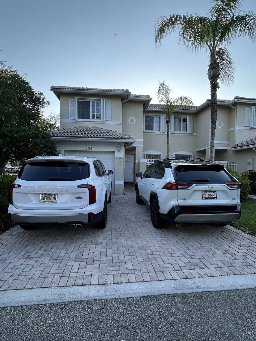 2ixr3lia9n_ucarecd_net_001 at 17031 NW 22nd Street, Pembroke Pines