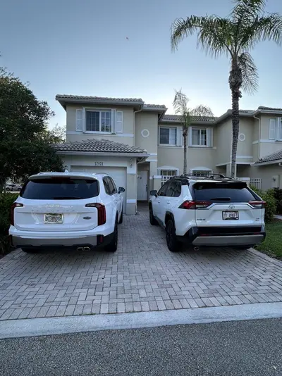 17031 NW 22nd Street, Pembroke Pines – Townhouse for sale