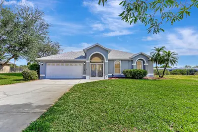 2704 SE Eagle Drive, Port St. Lucie – sold