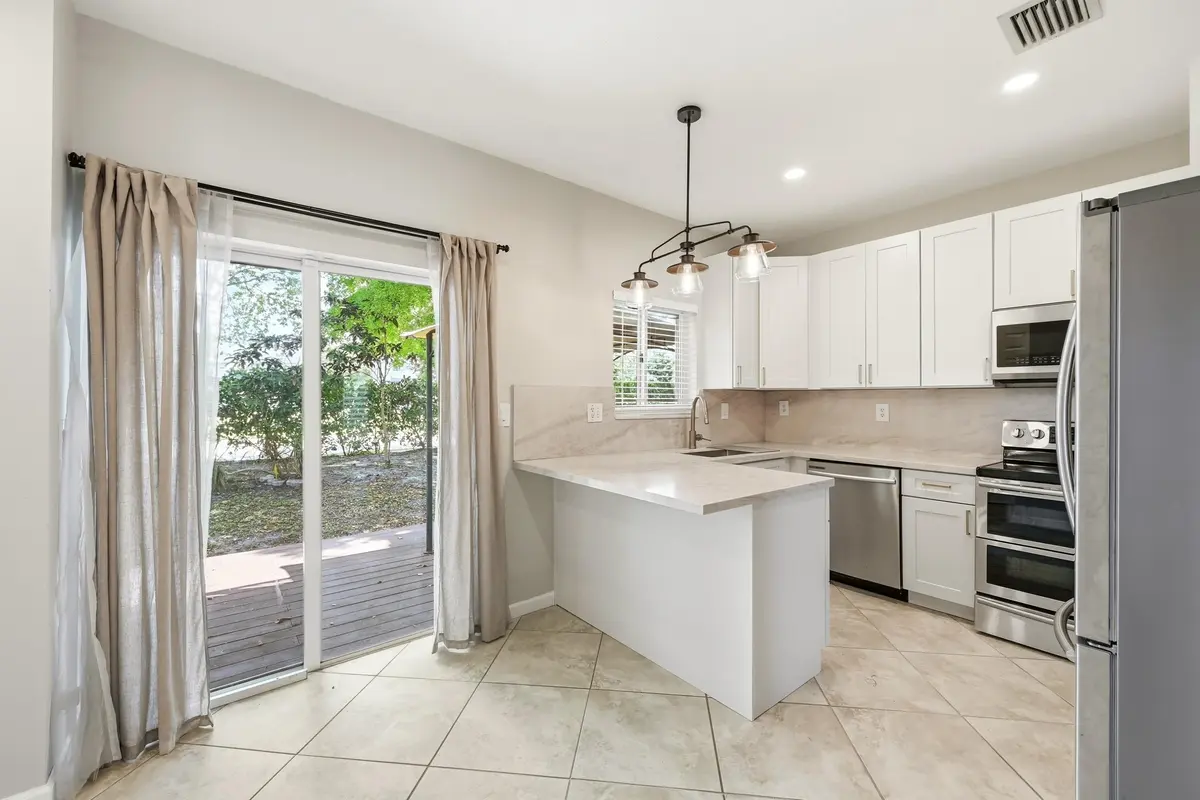 09_dining area at 8464 Lagos De Campo Boulevard, Tamarac