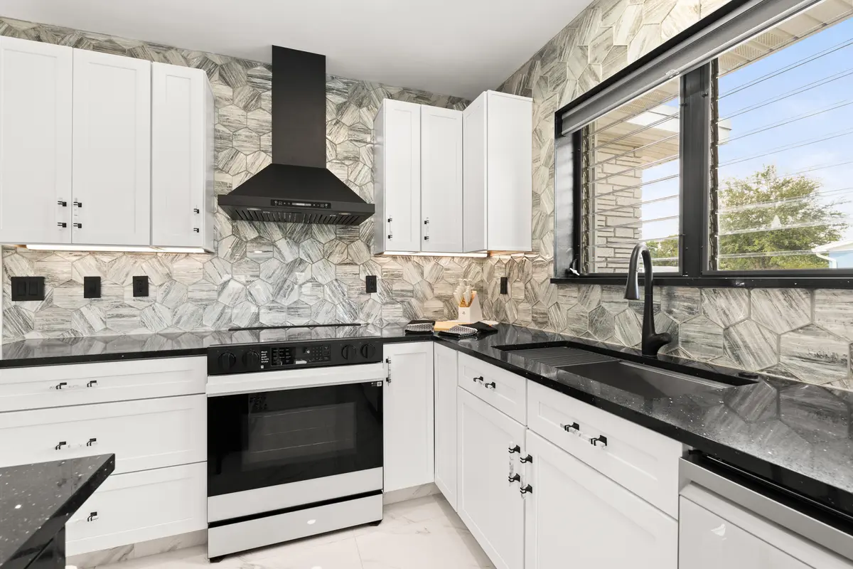 --7 at 1428 N M Street, Lake Worth Beach