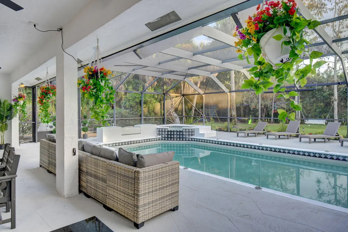32-web-or-mls-500_2271_2_3_4_5 at 13302 Doubletree Circle, Wellington