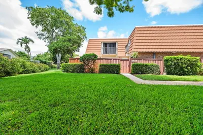 2874 Waterford Drive, Deerfield Beach – Townhouse for sale