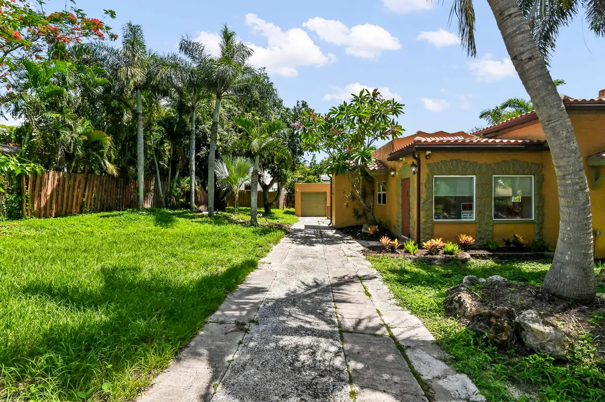 02 Front 02 at 914 30th Court, West Palm Beach