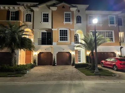 5620 NE Trieste Terrace, Boca Raton – Townhouse for rent