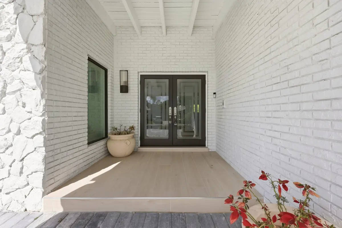 Exterior Front Entry at 624 W Lakewoode Circle, Delray Beach