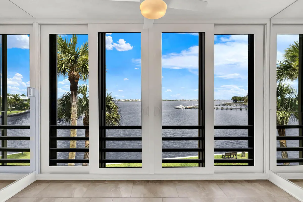 14-305_Circle_Bay-17 at 1950 SW Palm City Road 14-305, Stuart
