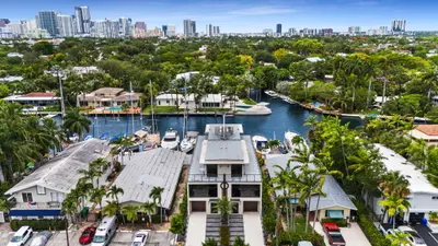 321 Hendricks Isle, Fort Lauderdale – Townhouse for sale