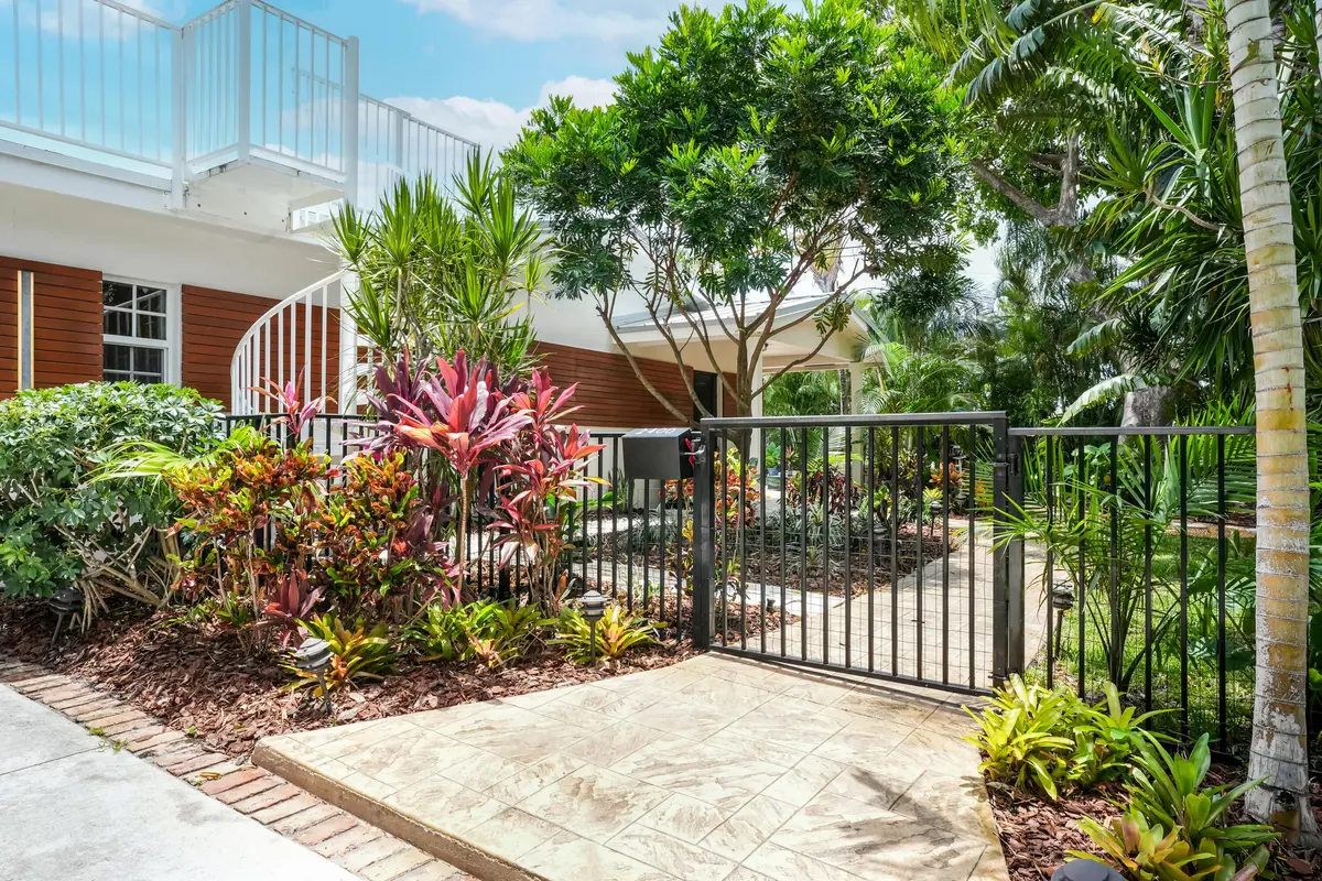 DSC09772 at 2400 N Riverside Drive, Pompano Beach