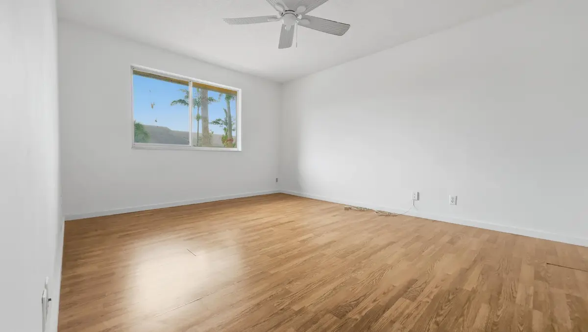 shot6_-3EV at 3031 N Oakland Forest Drive 201, Oakland Park