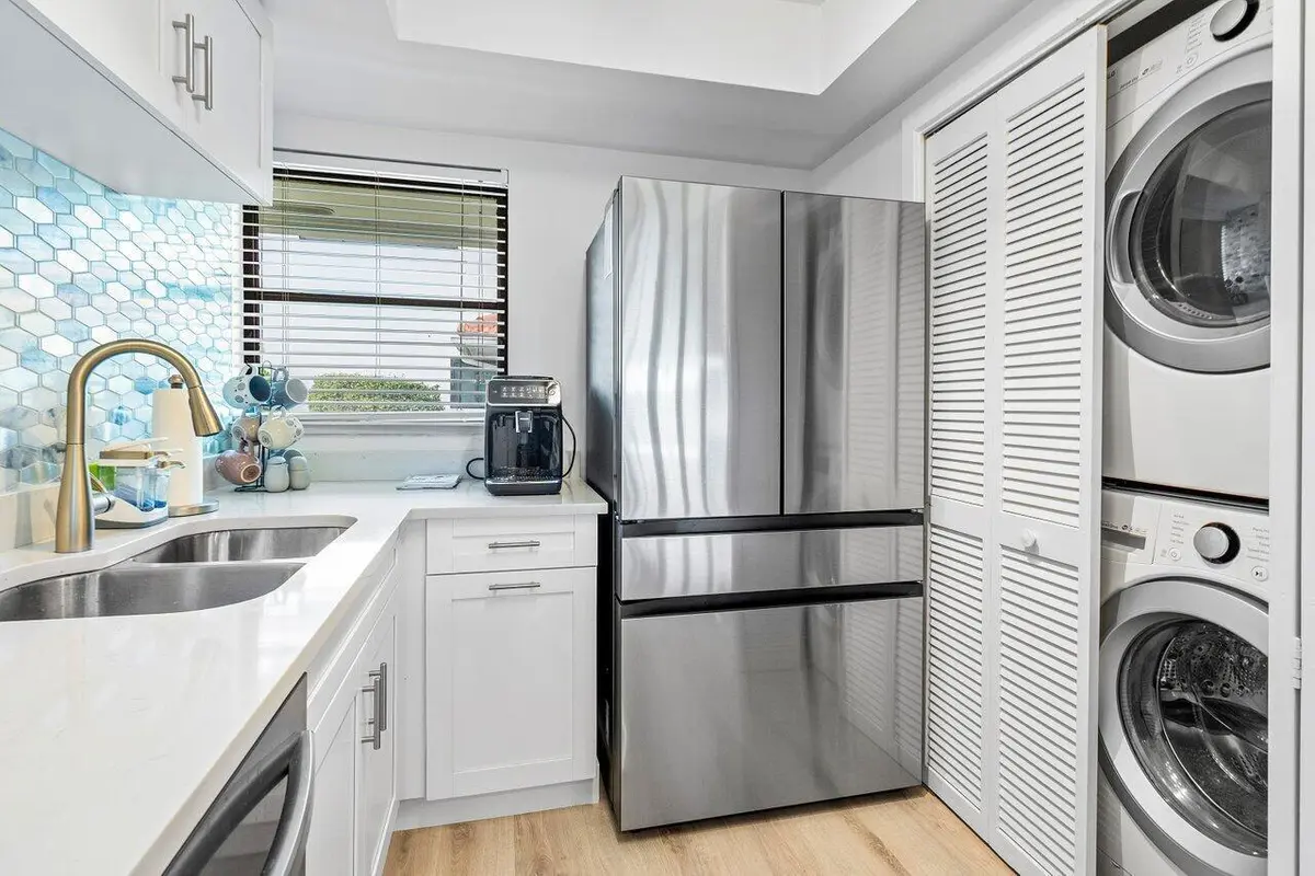 Kitchen at 4143 Kittiwake Court Kittiwake, Boynton Beach
