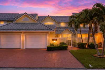 4825 NW 98th Place, Doral – Townhouse for sale