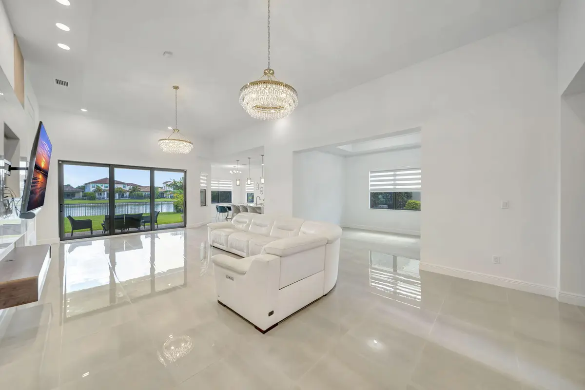 6-web-or-mls-DSC09041 at 12055 Lake Trail Lane, Parkland