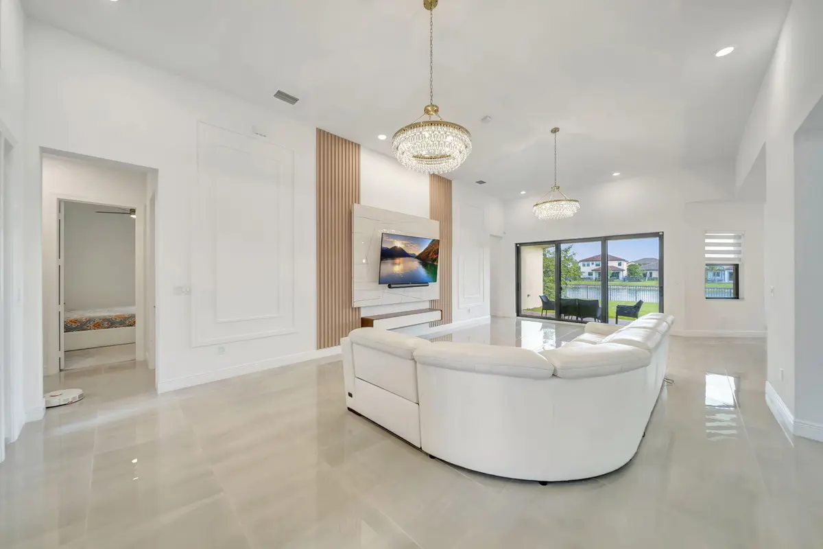 7-web-or-mls-DSC09046 at 12055 Lake Trail Lane, Parkland