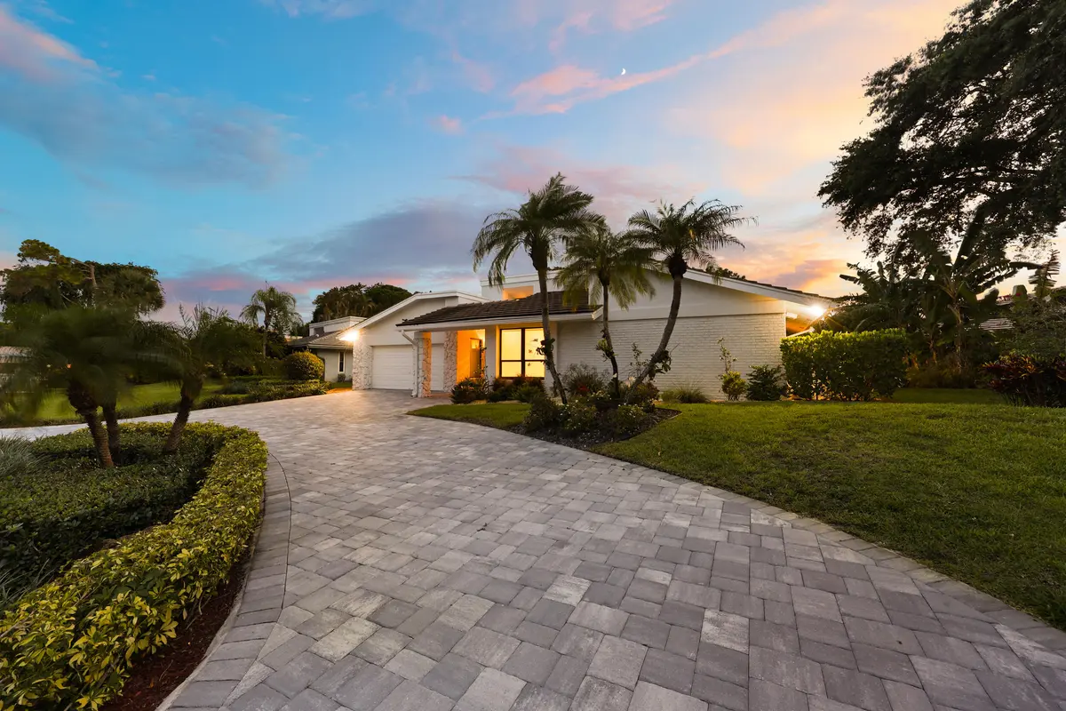 Renovated Home on Oversized Lot at 624 W Lakewoode Circle, Delray Beach