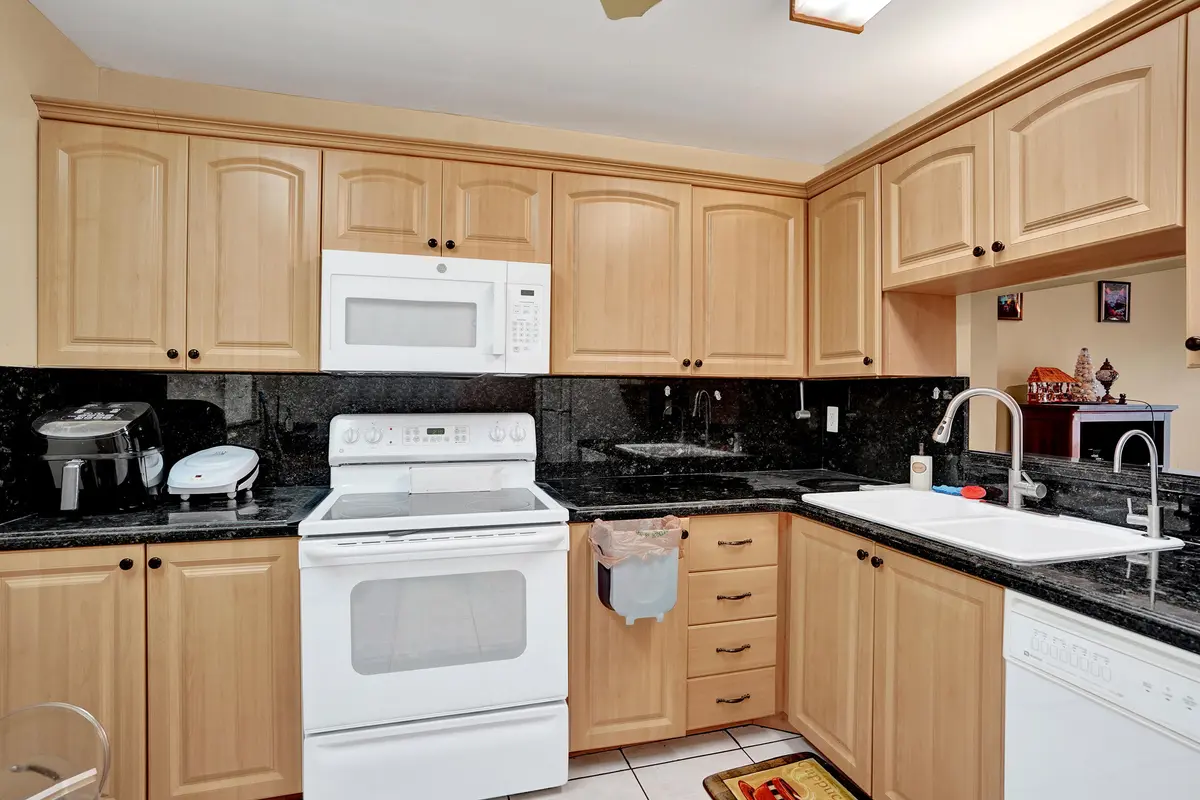 8801 NW 38th Drive 204b, Coral Springs, FL – photo 5