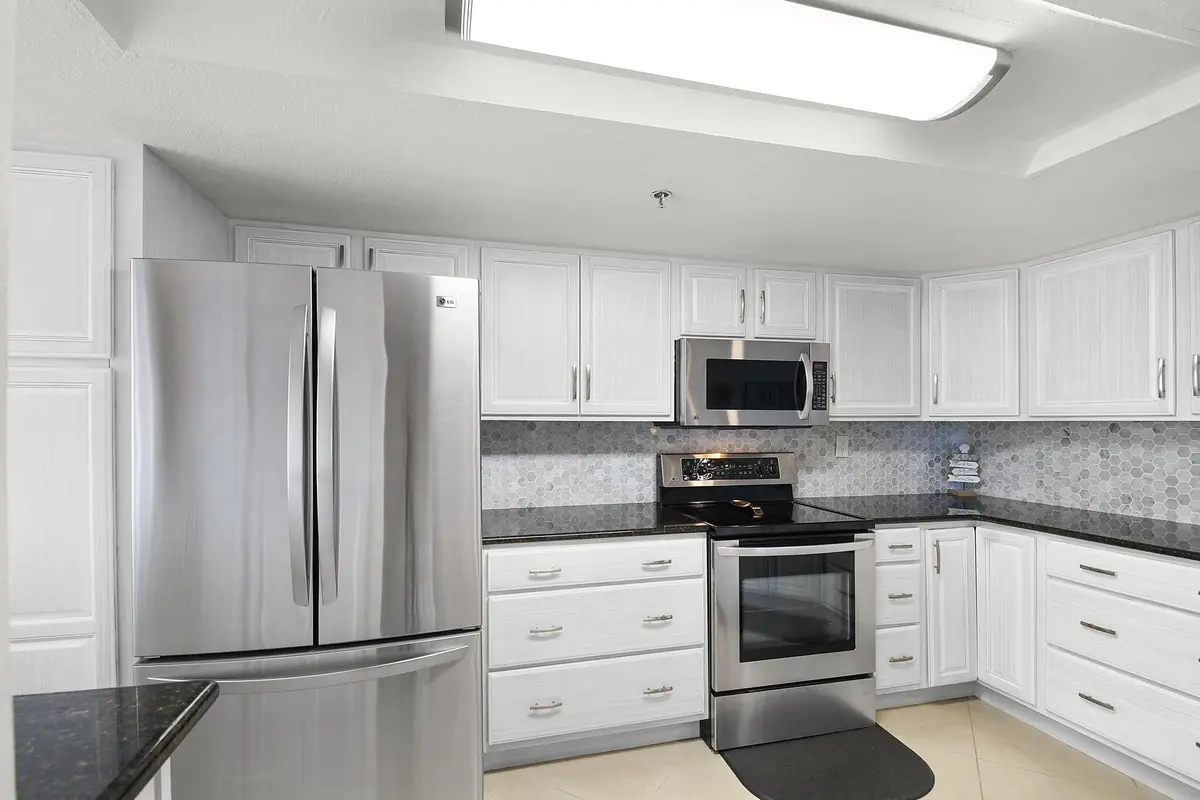 6-web-or-mls-500_9684 at 3870 N Highway A1a 805, Fort Pierce