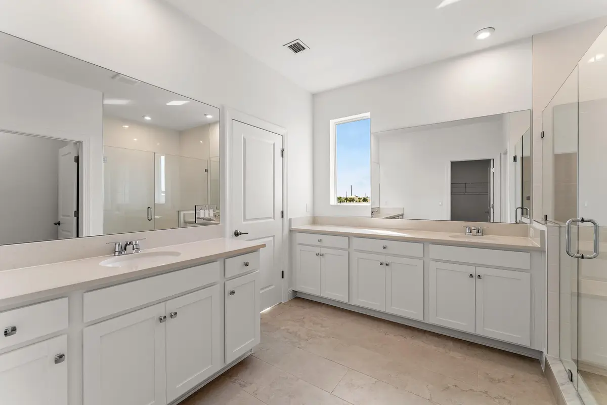 US_SEF_SALINA_LOT 51_OWNERS BATH at 1447 NW Corteal Way, Jensen Beach