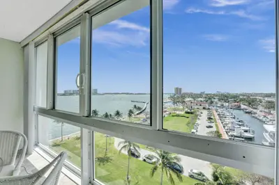 301 Lake Shore Drive 809, Lake Park – Condominium for sale