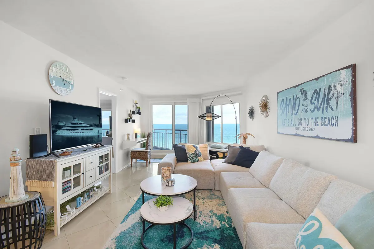 14-web-or-mls-500_9729 at 3870 N Highway A1a 805, Fort Pierce