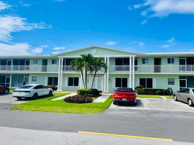 2100 NE 38th Street 142, Lighthouse Point – leased