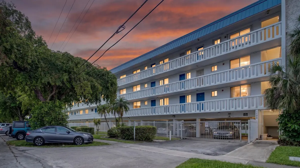 building views at 1100 NE 191st Street 44, Miami