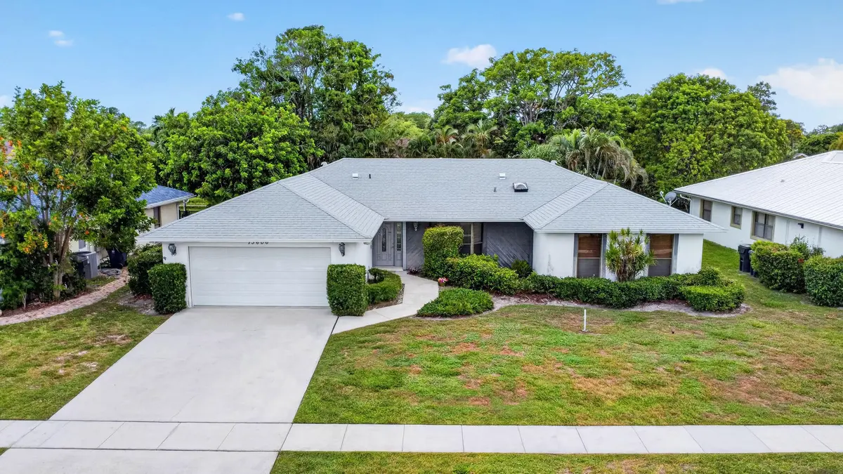 Sugar Pond Manor at 13606 Columbine Avenue, Wellington