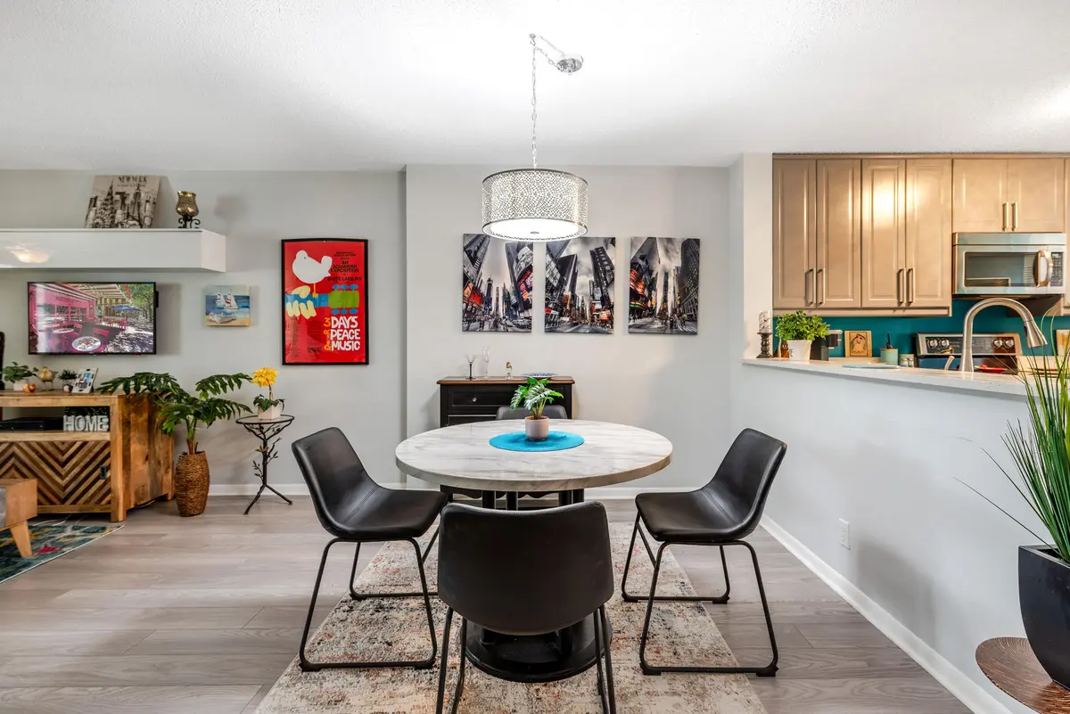 Dinning at 15244 Lakes Of Delray Boulevard 304, Delray Beach